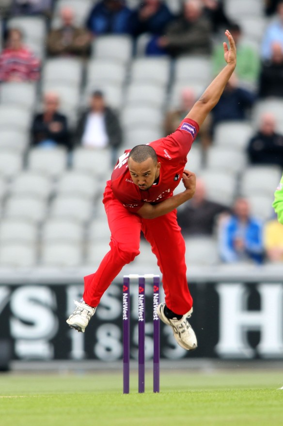 LANCASHIRE COUNTY CRICKET CLUB Emirates Old Trafford NatWest t20 Blast, North Group:  Lancashire Lightning v Leicestershire Foxes 15/05/15 George Edwards bowling